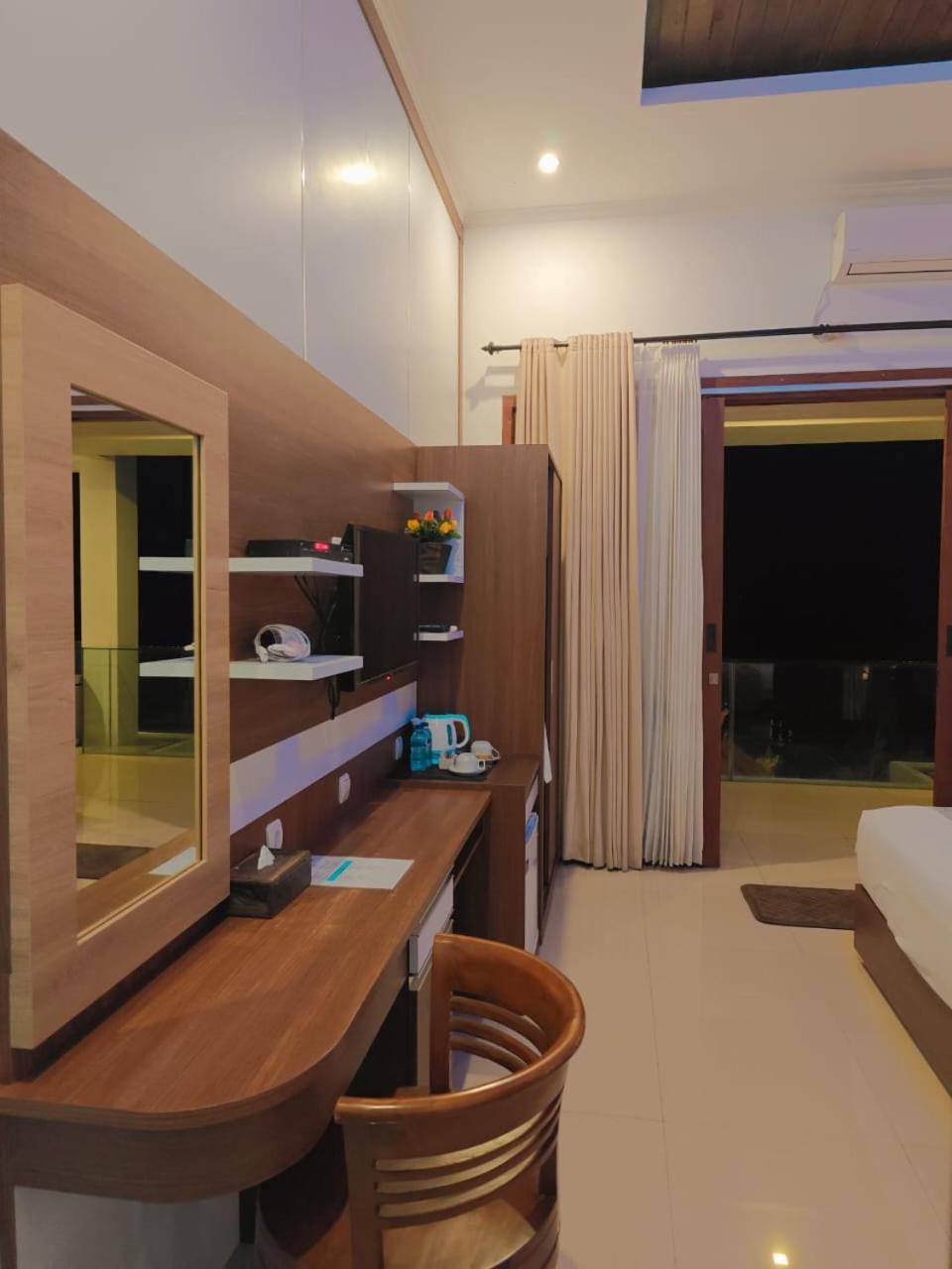 Nusa Sedayu Hotel By Ocean View Batununggul Eksteriør billede